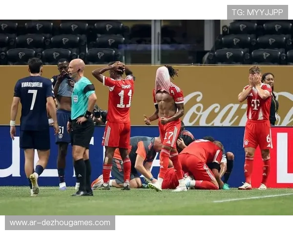 拜仁前锋迪亚斯因对巴黎严重犯规被欧足联禁赛三场